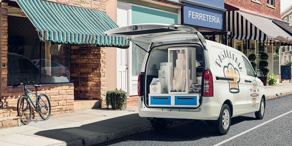 Chevrolet Tornado Van 2023 con gran versatilidad y espacio con volumen de carga 3,050 L